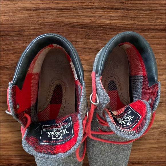 Woolrich Women Size 7.5US Beebe Wool Chukka Hiking Boot in Charcoal Gray - Picture 7 of 8